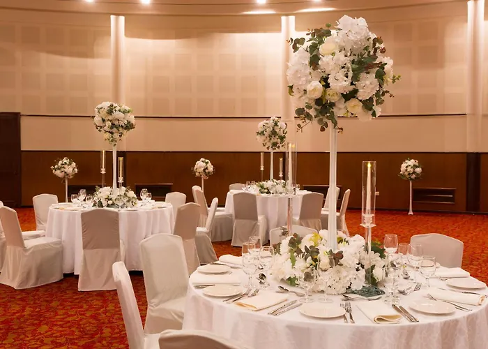 Al Falaj Hotel - Secure City Escape In Muscat