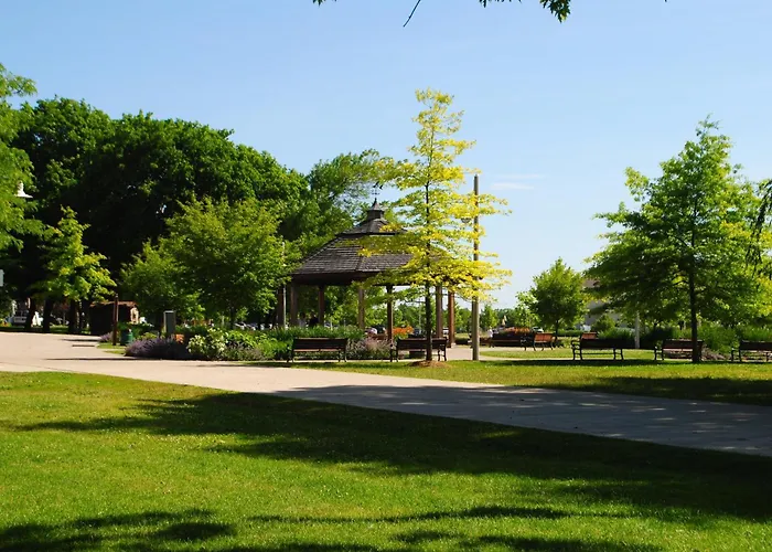 Holiday Inn & Suites Oakville At Bronte By Ihg