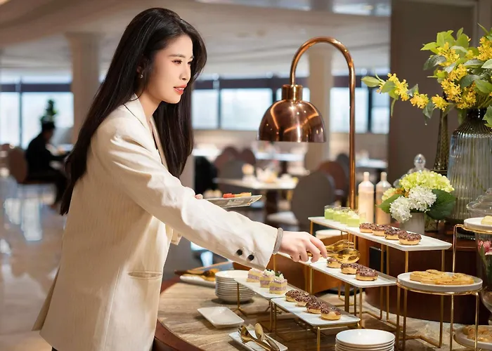 Mercure Luoyang Downtown