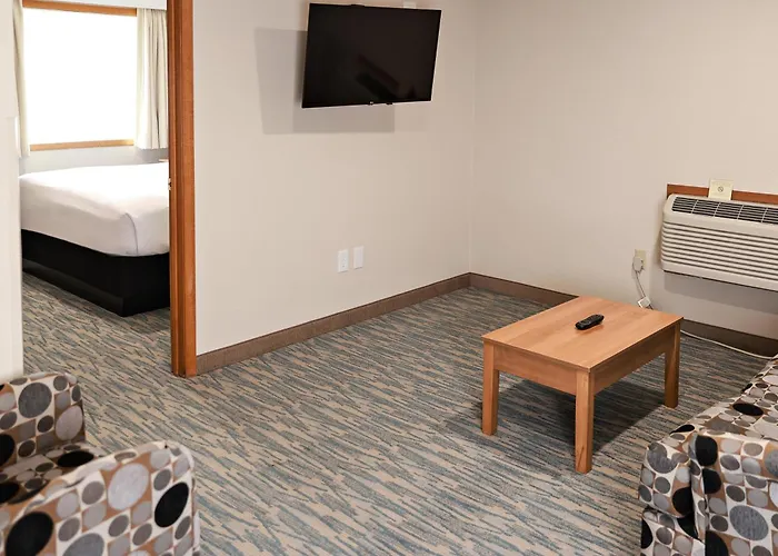 Rivertree Inn & Suites