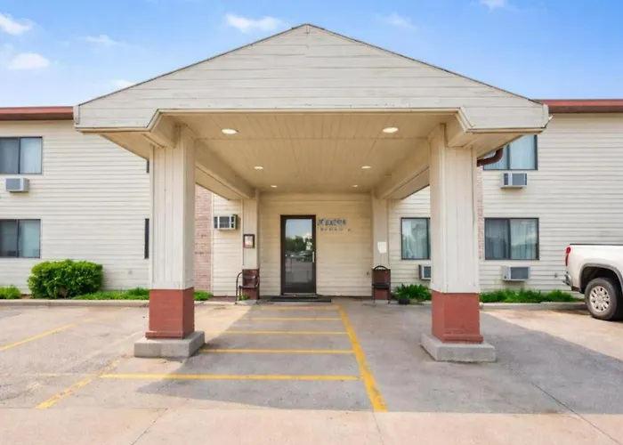 Oyo Hotel Pipestone Mn, Canterbury Park