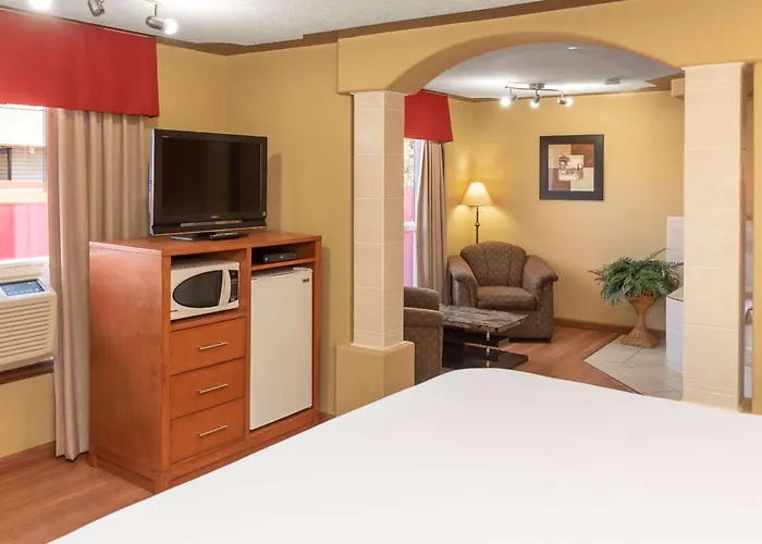Econo Lodge Inn & Suites Medicine Hat Highway 1