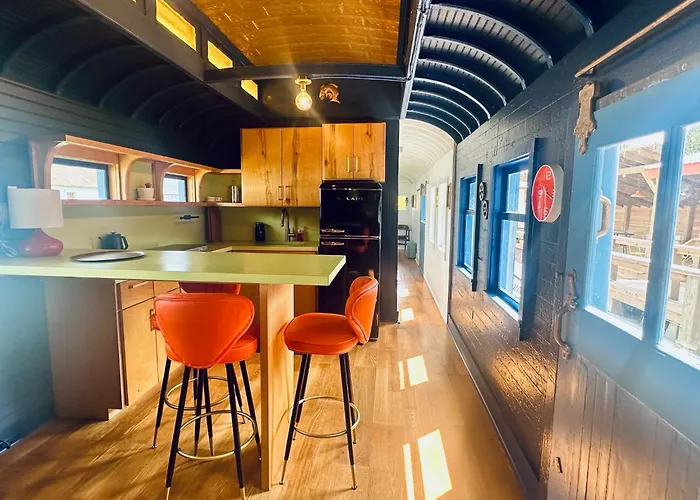 Train Wreck Inn - Boutique Train Car Stays - Self Check In