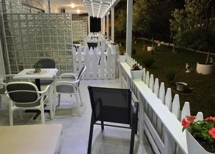 Suncoast Rooms Saranda Near Port & Beach