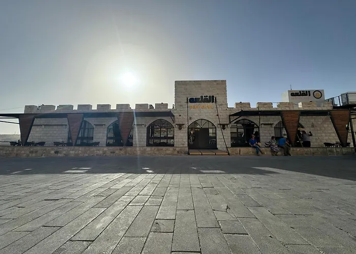 Alqalah Restotel فندق ومطعم القلعة