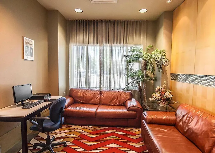 Comfort Hotel Vancouver Airport