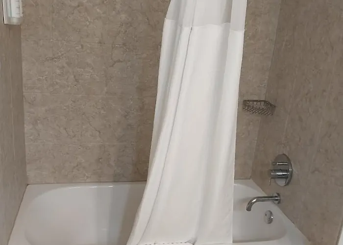 Country Inn & Suites By Radisson, Platteville, Wi