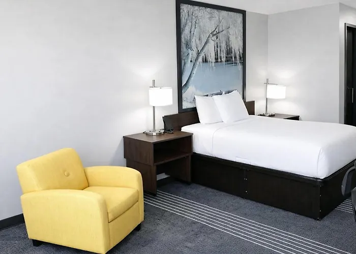 Super 8 By Wyndham Salina I-70