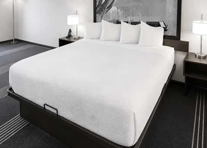 Super 8 By Wyndham Salina I-70