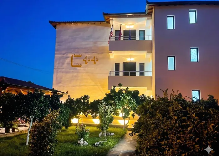 Hotel Vila C Plus Plus