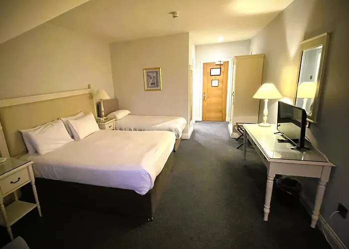WatersEdge Hotel