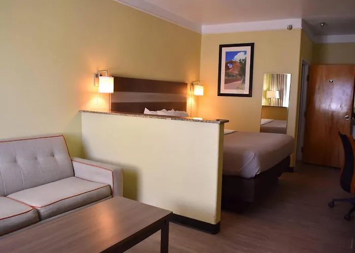 Quality Inn & Suites Gallup I-40 Exit 20