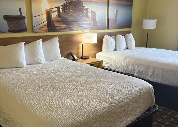 Days Inn By Wyndham Park City Kansas