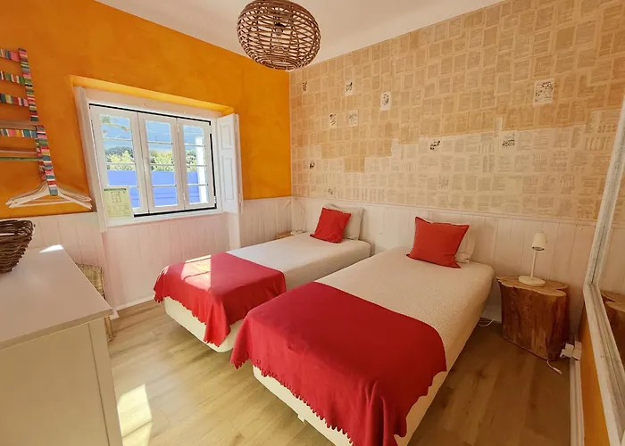 Chill In Ericeira Surf House