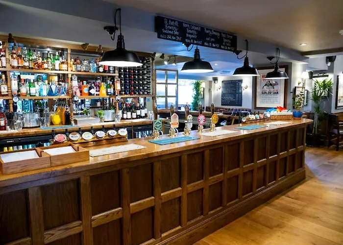 The Globe, Warwick, Warwickshire - Brunning & Price