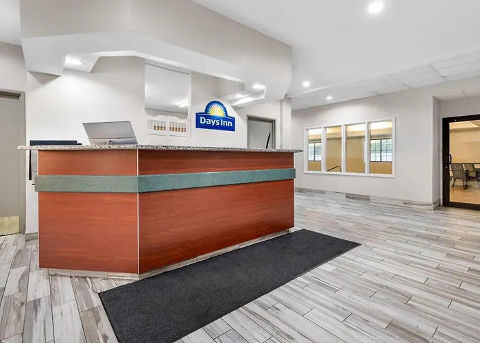 Days Inn By Wyndham Near Kansas Speedway