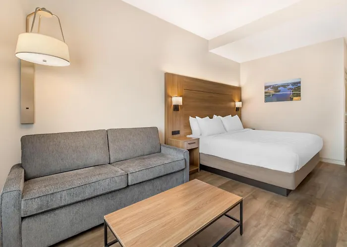Best Western Plus 1000 Islands Hotel & Suites- Newly Renovated