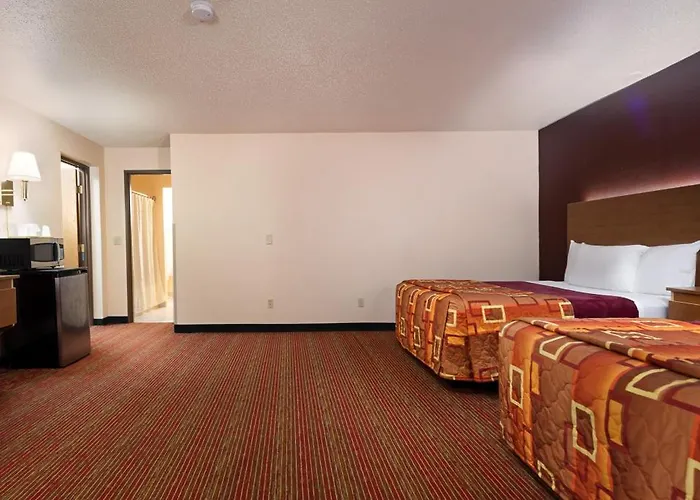 Grand Marquis Waterpark Hotel & Suites