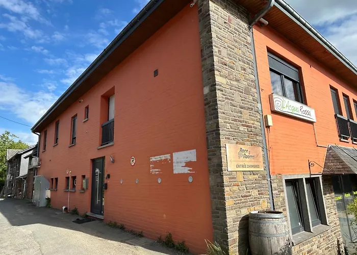 Race & Rooms