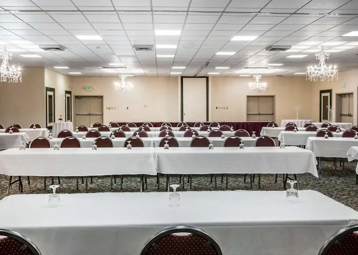 Quality Inn & Suites Escanaba North