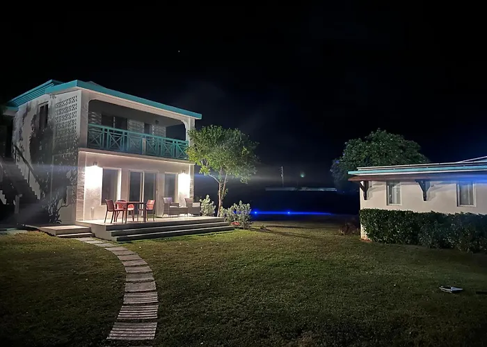 Coralito Bay Suites & Villas