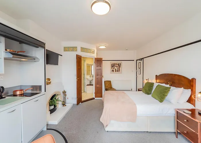 Ferryman Studio Apartments