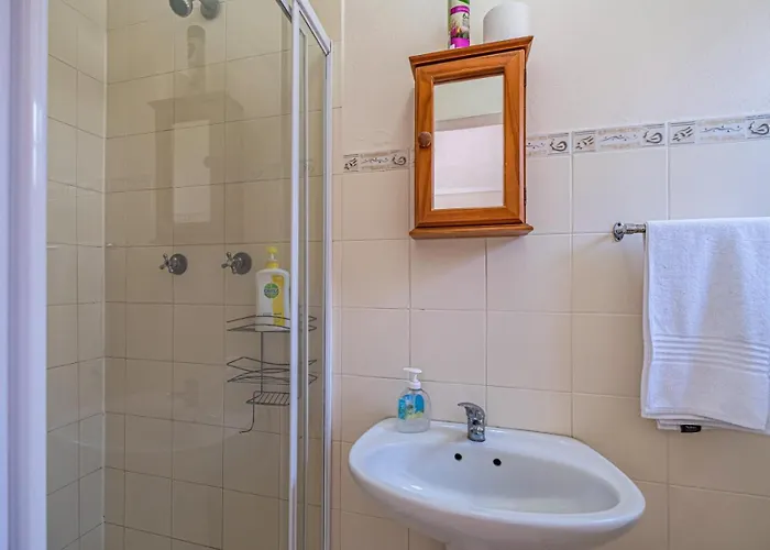 5 Third Avenue Guesthouse