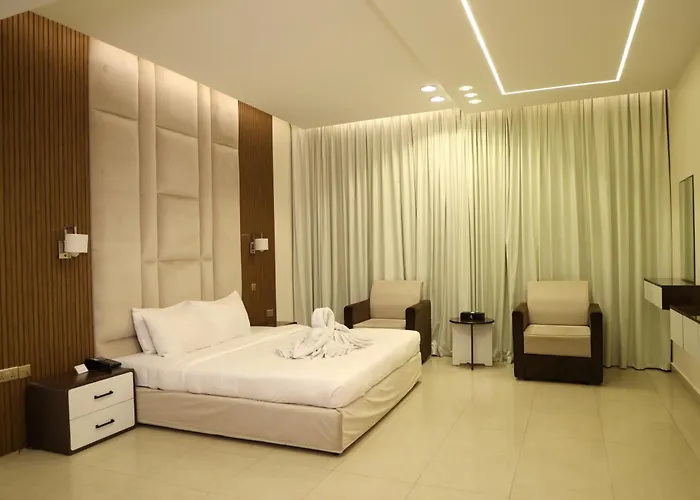 Clifton International Hotel