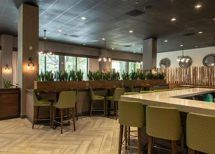 Hotel Zessa Orange County Airport, A Doubletree By Hilton