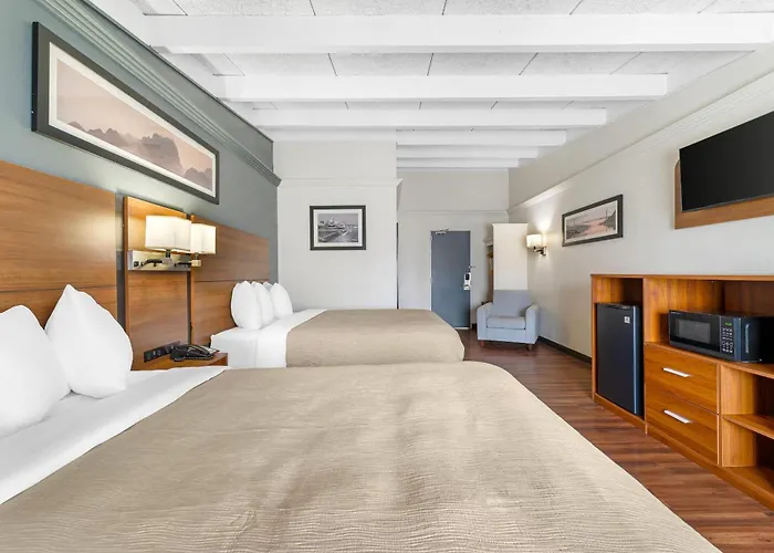Quality Inn & Suites Kansas City - Independence I-70 East