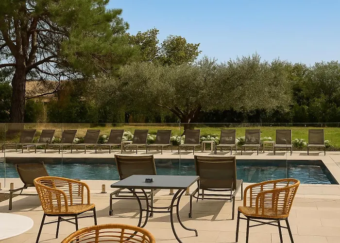 Golden Tulip Avignon Le Paradou
