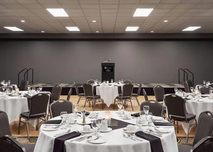 Royal Hotel West Edmonton, Trademark Collection By Wyndham