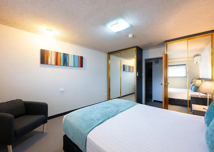Belconnen Way Hotel & Serviced Apartments