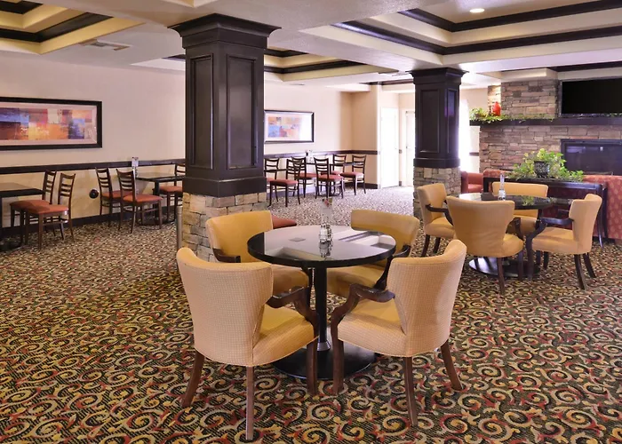 Holiday Inn Express Hotel & Suites Lincoln-Roseville Area By Ihg