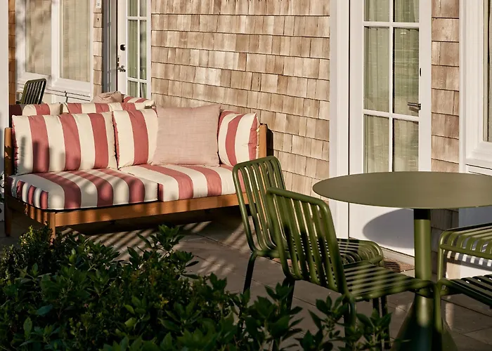 Beachside On Nantucket