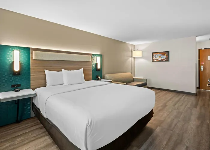 Econo Lodge Inn&Suites