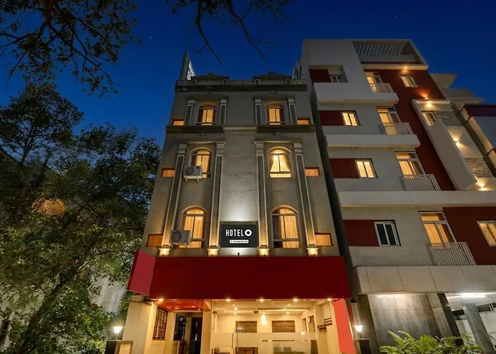 Hotel O Hanuman Pet Near Railway Station