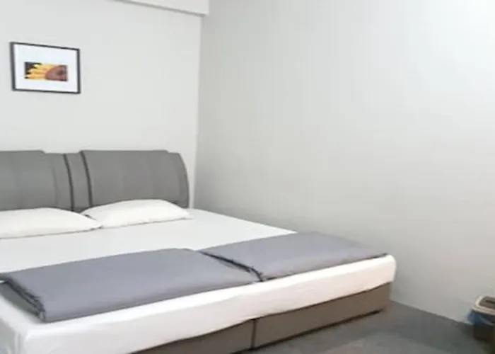 Spot On 89751 Bed Station Guest House