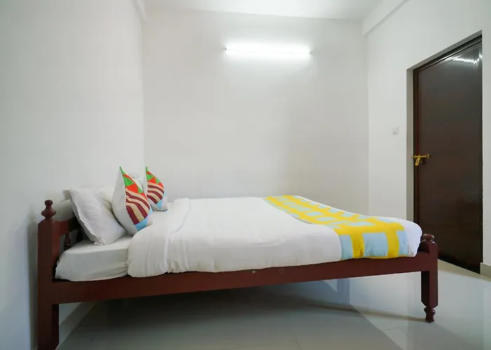 Oyo Vattekad Residency