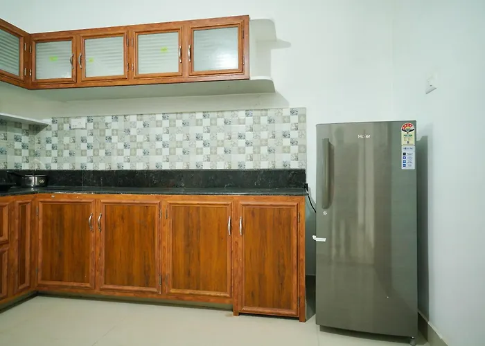 Hotel O Vattekad Residency