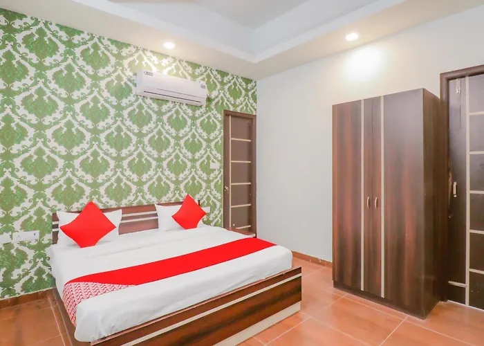 Hotel O Red Crown