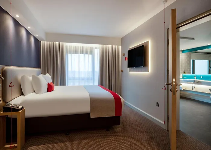 Holiday Inn Express Cambridge West - Cambourne By Ihg