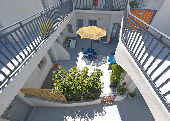 Tatakis Design Hotel With Rooftop Caldera Views