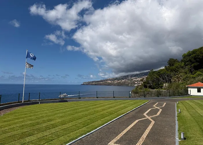 Albatroz Beach & Yacht Club