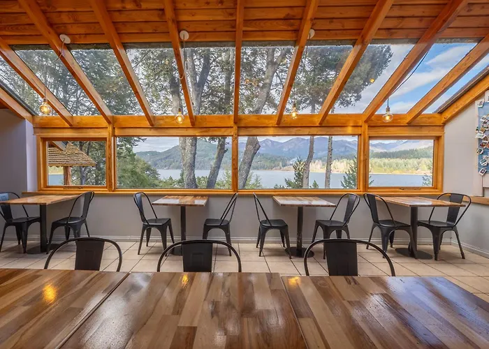 Peninsula Petit
