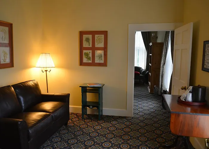 Historic Plaza Hotel