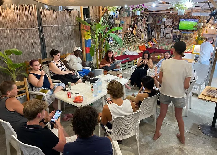 Vlora Backpackers Hostel&Bar LUNGOMARE