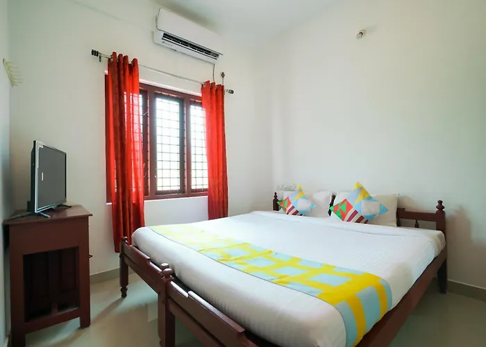 Hotel O Vattekad Residency