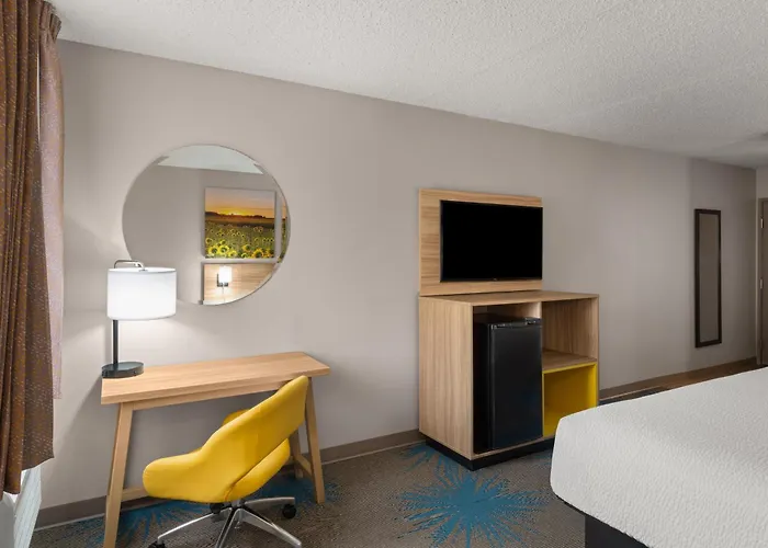 Days Inn By Wyndham Mandan Bismarck Area