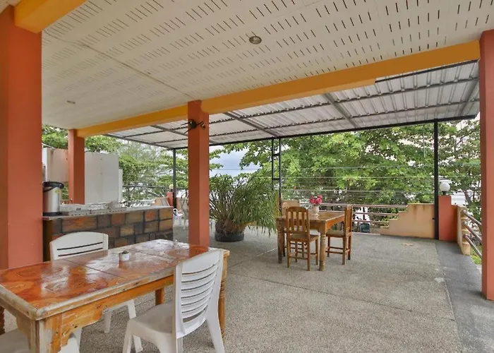 The Royhanna Beach House